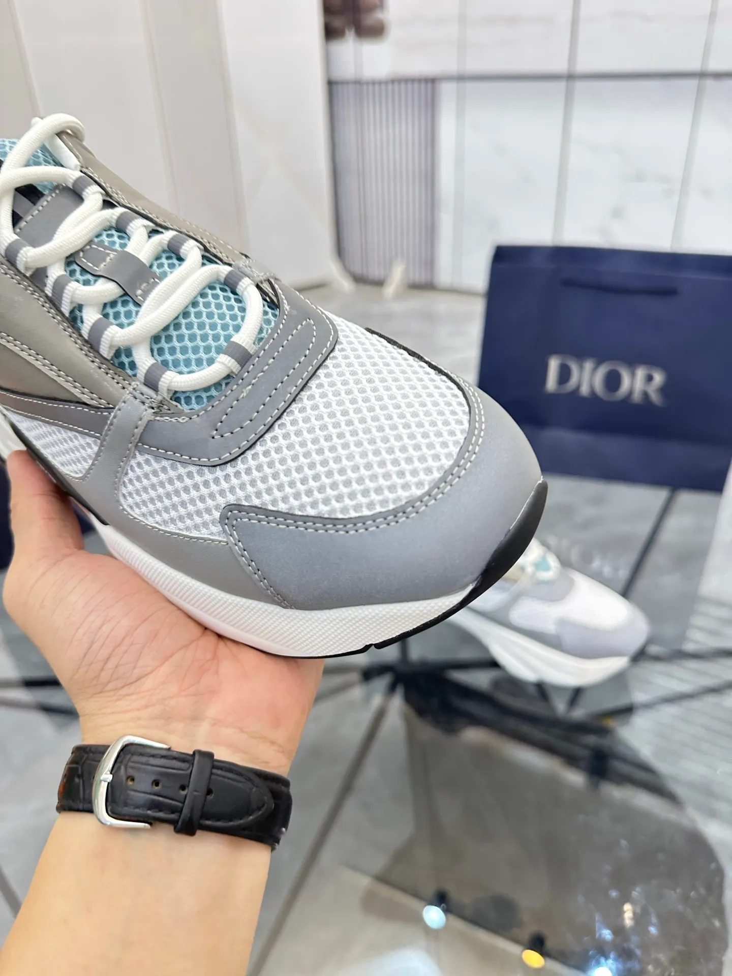 Men's shoes: 💰P460¥ Ready in Guangzhou, fully packaged Product trademark: Dior* "Dior*" low-top casual shoes Regular size: 38-46 (can be customized to 47) B22 Product materials: imported cowhide leather upper spliced ​​with original fabric, breathable lining, original outsole. Number: 920